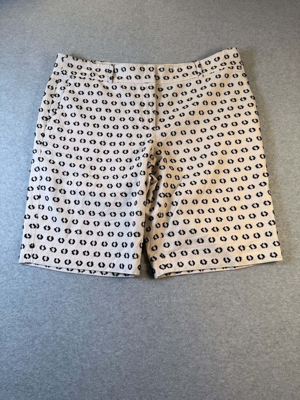 Ann Taylor Ivory Black Geometric Print Bermuda Shorts